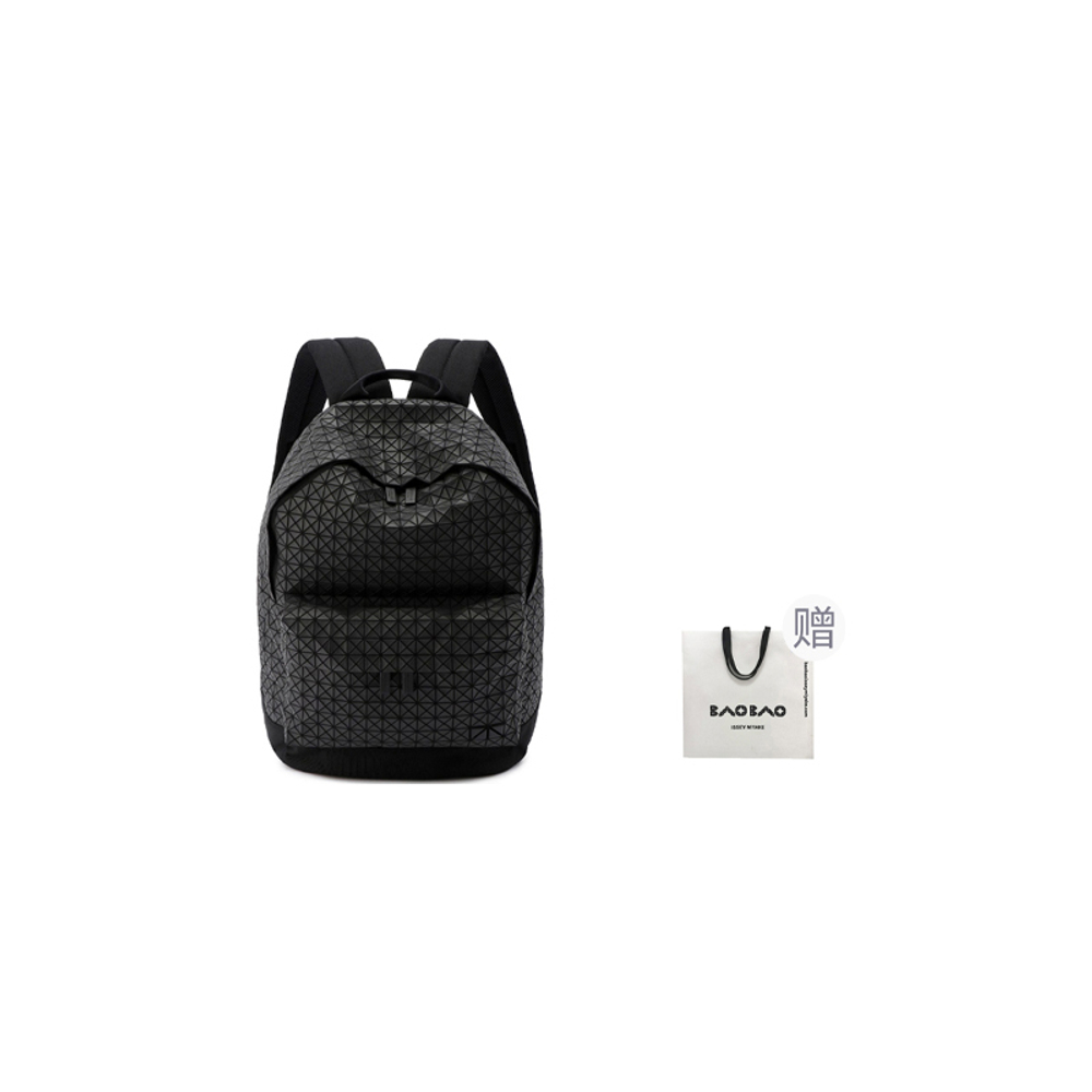ISSEY MIYAKE Daypack Cow Leather Backpack Regular Unisex Matte Black