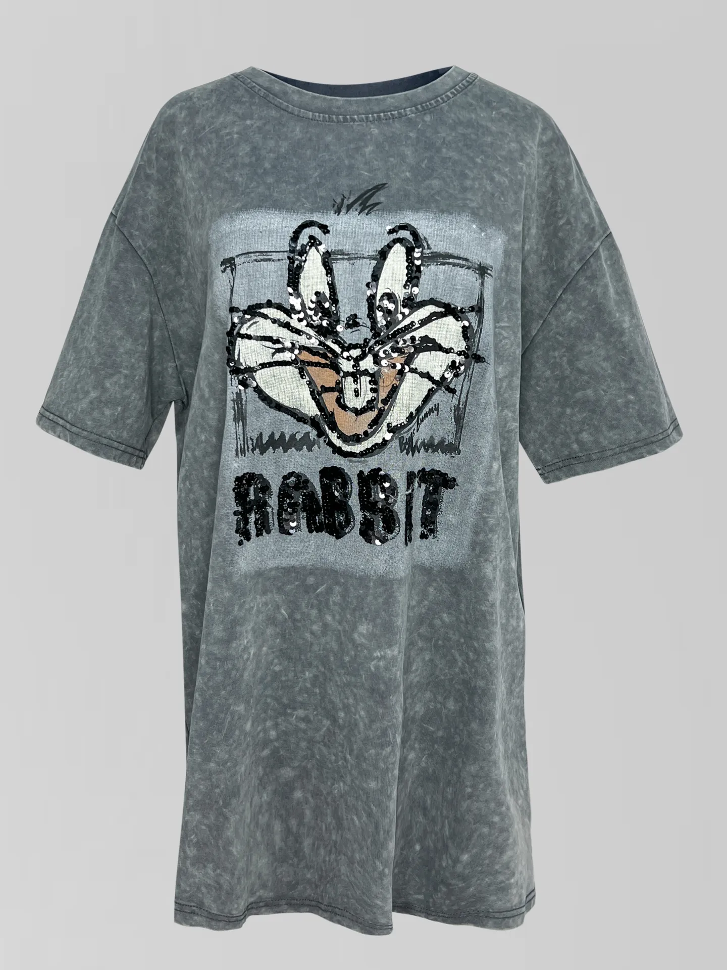 Футболка 9923 удлиненная с принтом из пайеток и надписью Rabbit