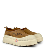 UGG TASMAN WEATHER HYBRID SLIPPER Chestnut/White A-9