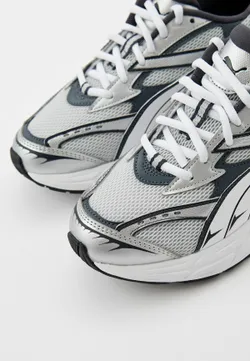 Кроссовки мужские PUMA Morphic