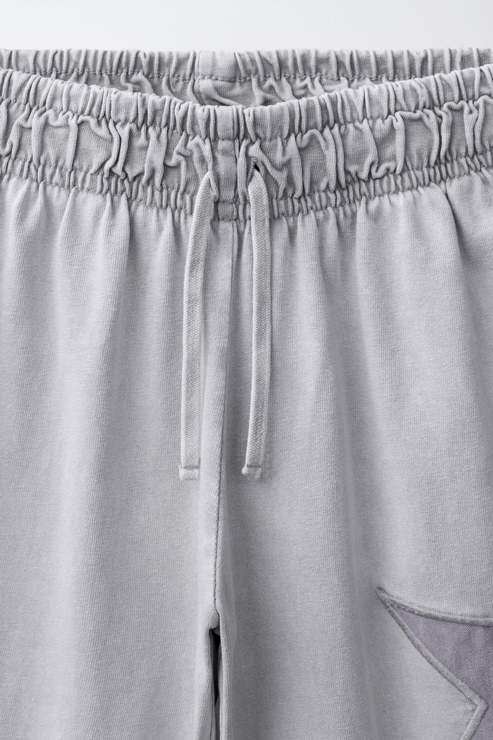 ZARA БРЮКИ WIDE LEG С ЭФФЕКТОМ ПОТЕРТОСТИ И ЗВЕЗДАМИ, СЕРЫЙ