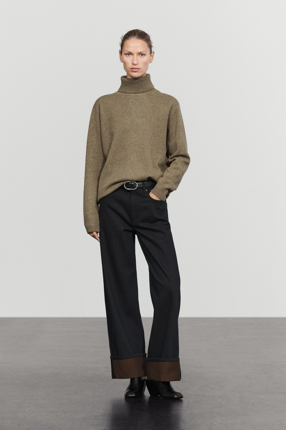 Massimo Dutti Трикотажный джемпер из смесовой шерсти с высоким воротником, зеленоватый