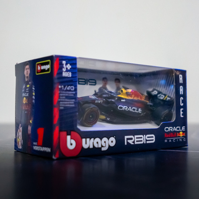 Модель болида F1 Red Bull RB19 Miami GP 2023 Bburago 1:43