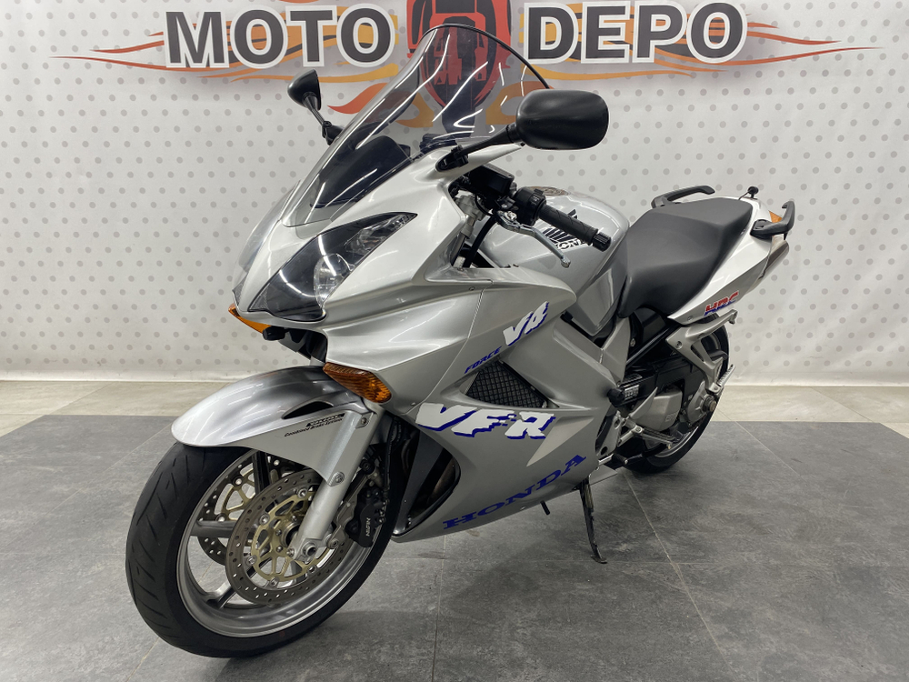 Honda VFR800F , 2005