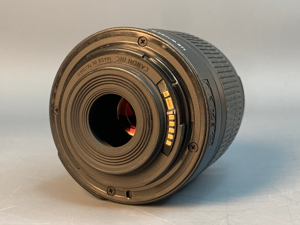Canon EF-S 18-55mm 3.5-5.6 IS II