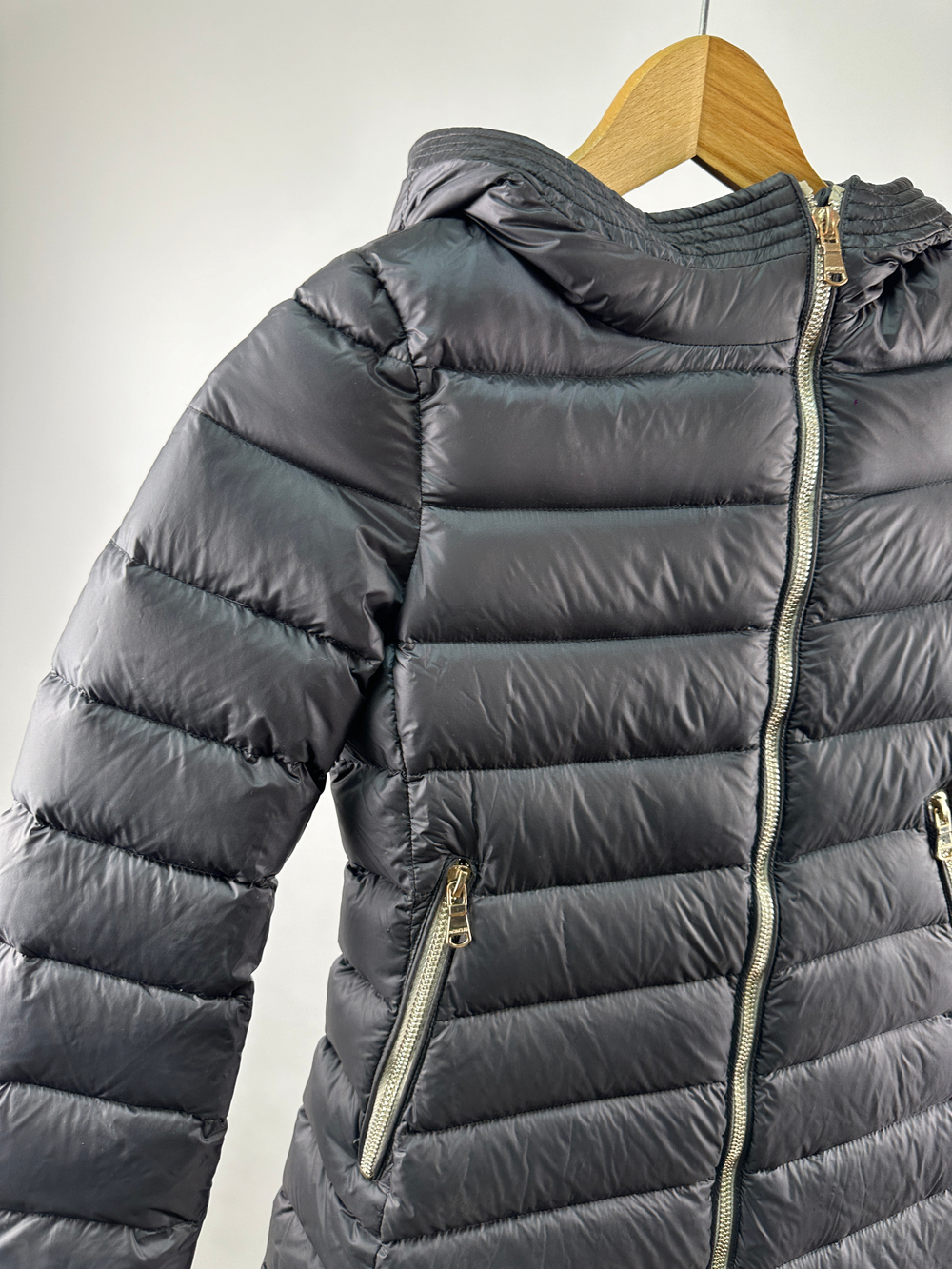 Пуховое пальто Moncler