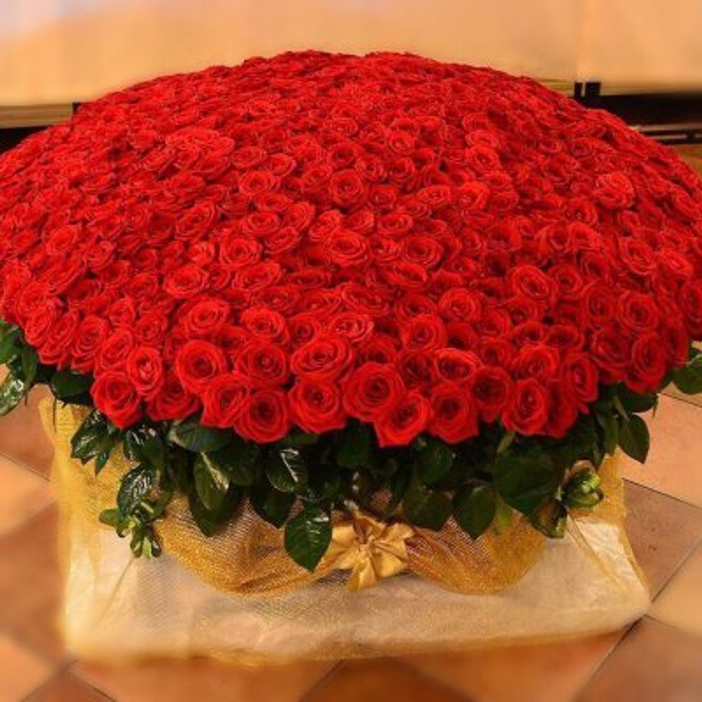 Корзина ИЗ 1001 красной розы