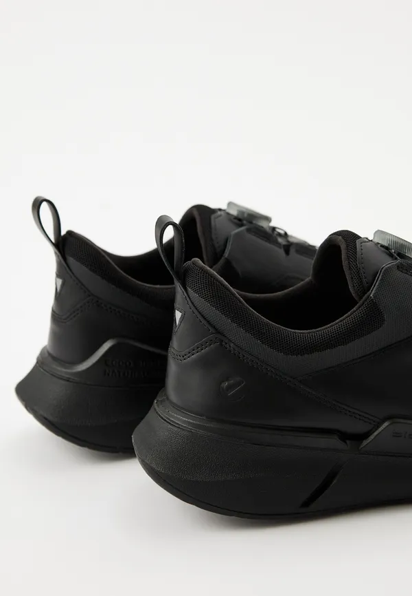 Кроссовки мужские ECCO BIOM 2.2 M