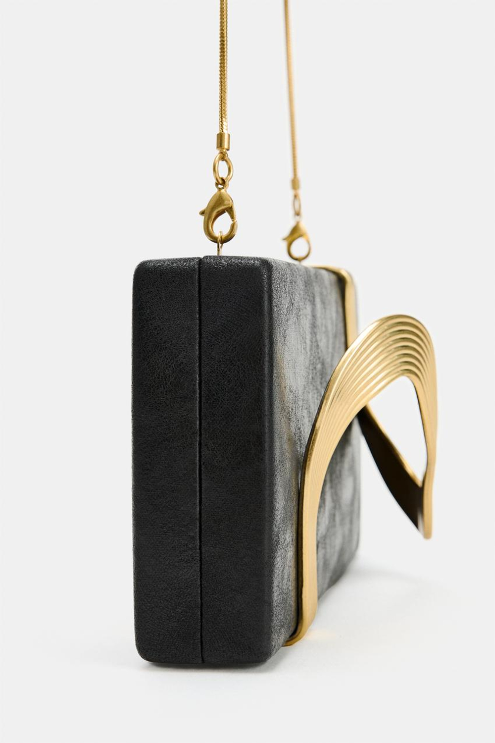 ZARA КЛАТЧ С МЕТАЛЛИЧЕСКОЙ ДЕТАЛЬЮ, ЧЕРНЫЙ