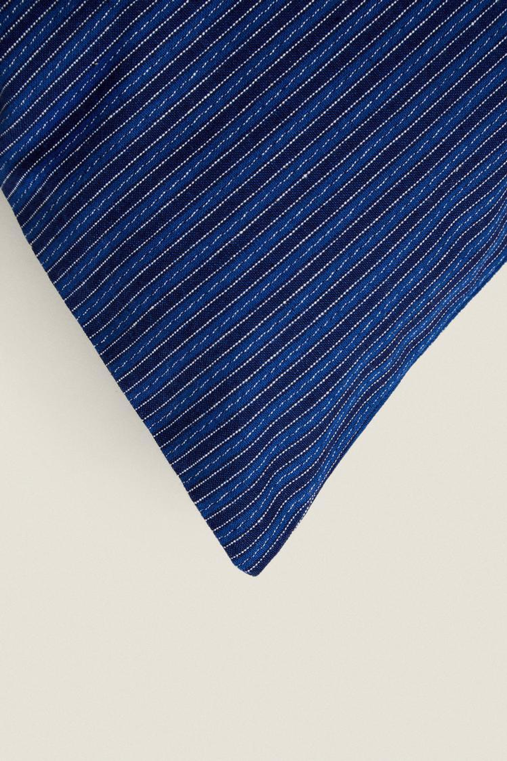 ZARA HOME ЧЕХОЛ НА ПОДУШКУ В ГОРИЗОНТАЛЬНУЮ ПОЛОСКУ, СИНИЙ