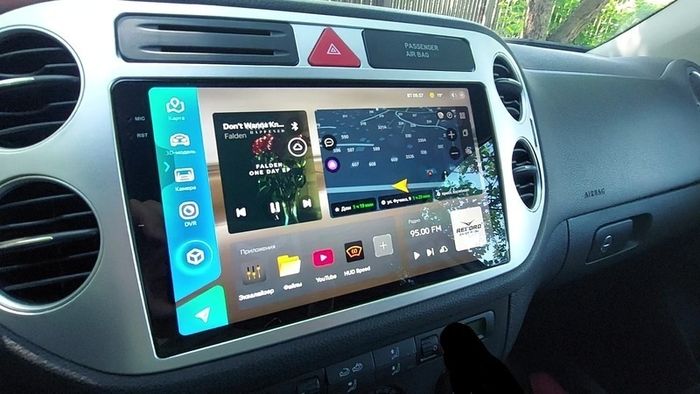 Магнитола для Volkswagen Tiguan 1 2007-2016, Golf Plus (рамка 9 серебро, любая кнопка) - Parafar PF489LUX1RN2K на Android 13, Быстрая, QLED+2K, CarPlay, 4G SIM-слот