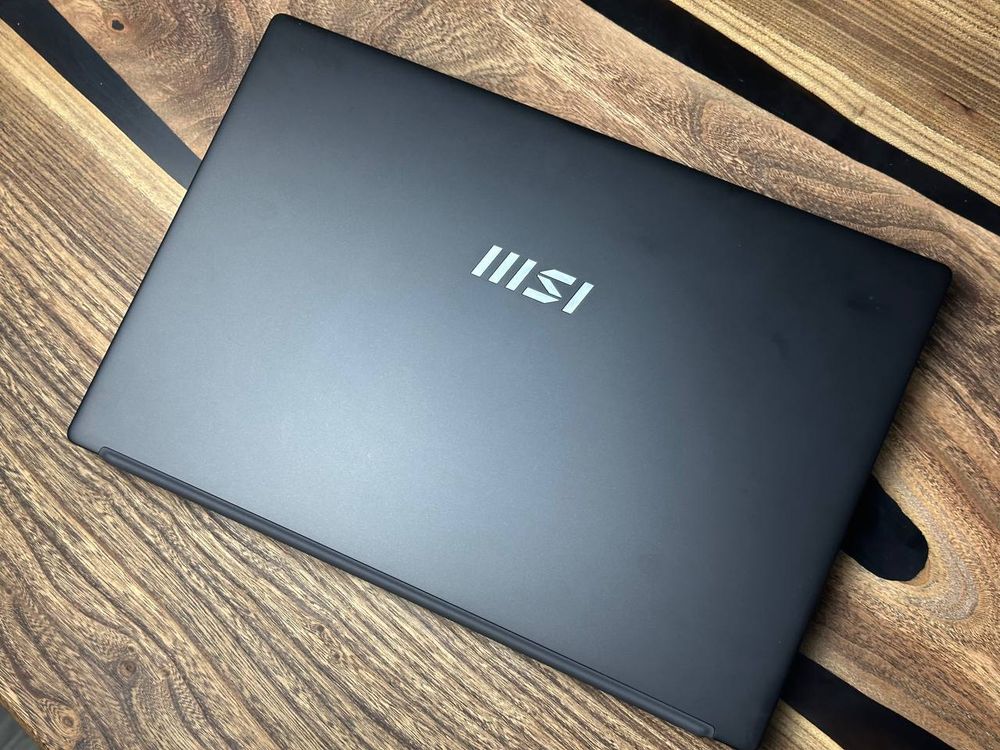 Ноутбук MSI Modern 15 B12M-210RU