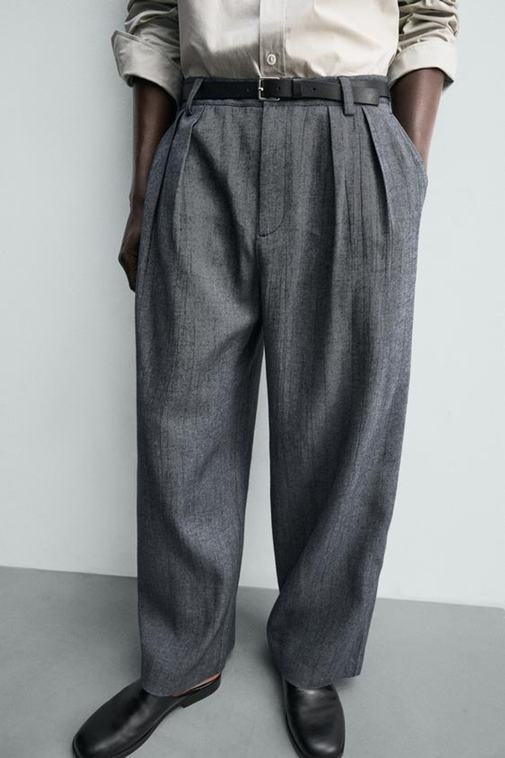 ZARA БРЮКИ RELAXED FIT СО СКЛАДКАМИ, СИНИЙ