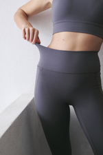Спортивные легинсы SoftMove™ с карманами - H&M