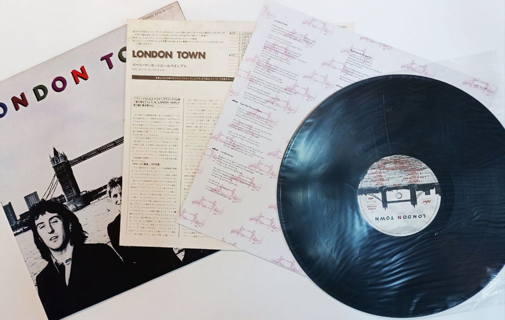 Винтажная виниловая пластинка LP Wings London Town (Japan 1978) (No Obi)