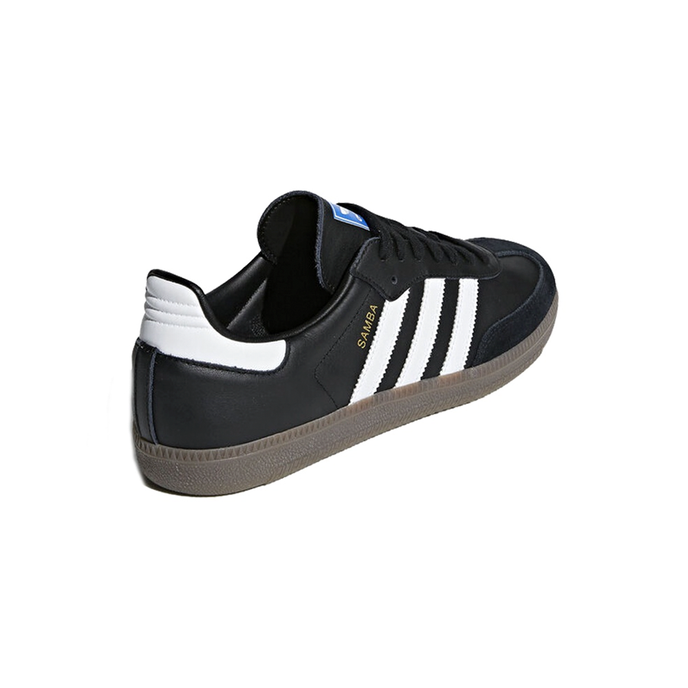 alt="adidas Samba OG Black White Gum B75807 черные замшевые кроссовки с белыми полосками и gum-подошвой вид сбоку на белом фоне"