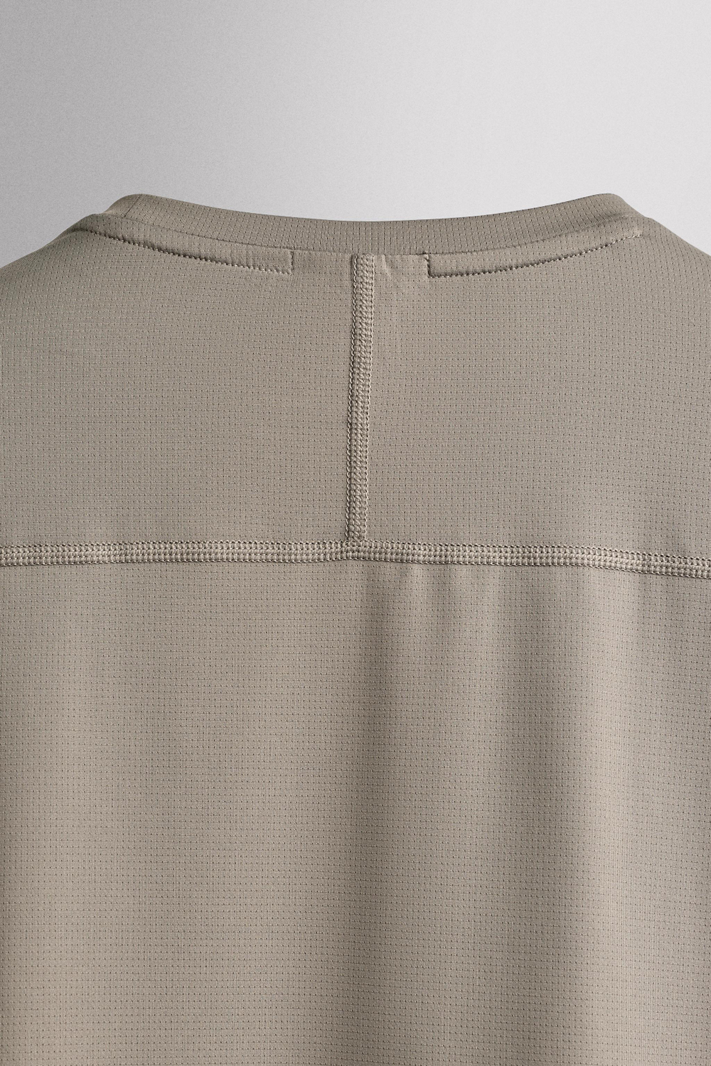 СПОРТИВНАЯ ТЕХНИЧЕСКАЯ ФУТБОЛКА С ДЛИННЫМ РУКАВОМ — ZARA