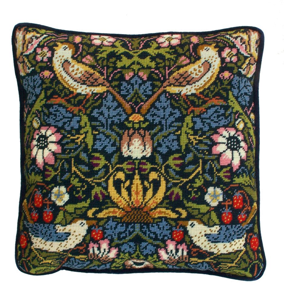 Набор для вышивания нитками Bothy Threads, подушка Strawberry Thief William Morris (Клубника), 35,5х35,5 см