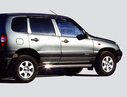 Пороги «Труба Люкс» (Ø=76 мм), Chevrolet Niva (- 03.2009) (нержавеющая сталь)
