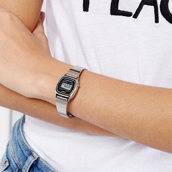 Наручные часы Casio Vintage LA670WEA-1EF