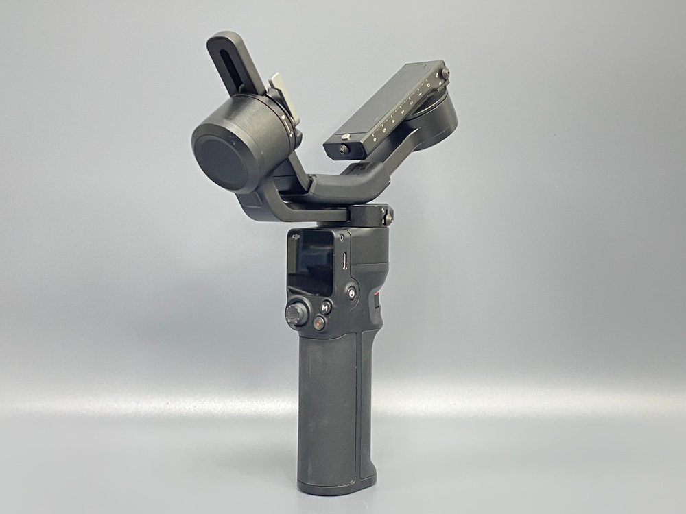 DJI RS 3 Mini + рукоятка SmallRig 4197