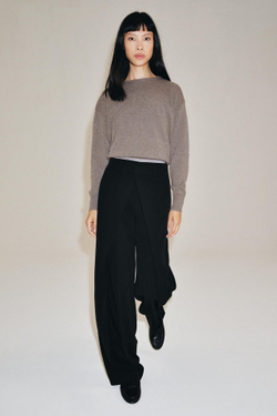 ZARA БРЮКИ С ПЕРЕДНИМИ ЗАЩИПАМИ — ZW COLLECTION, ЧЕРНЫЙ