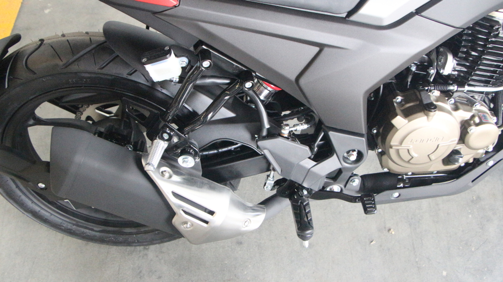 Мотоцикл Loncin CR4 II