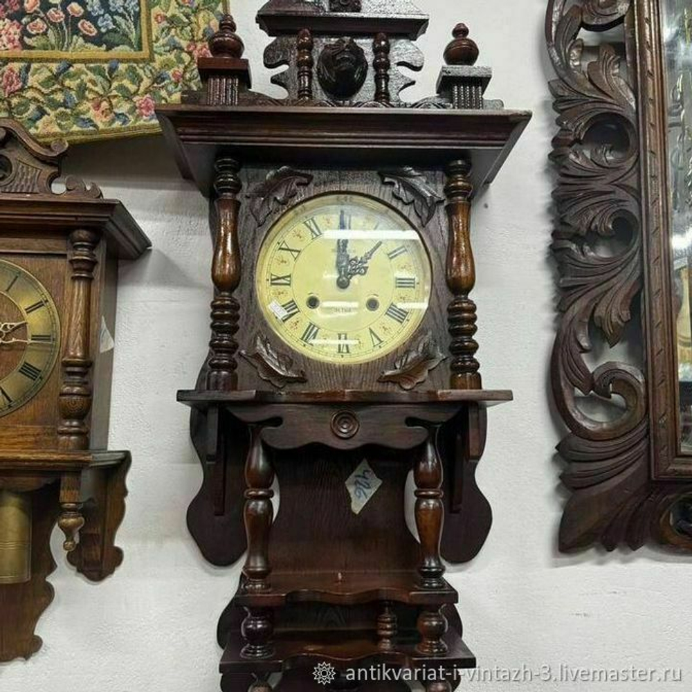 Старинные настенные часы