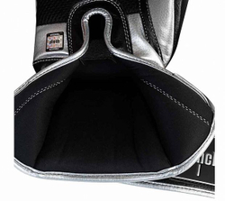 Перчатки боксерские Clinch Punch 2.0 черно-серебристые C141