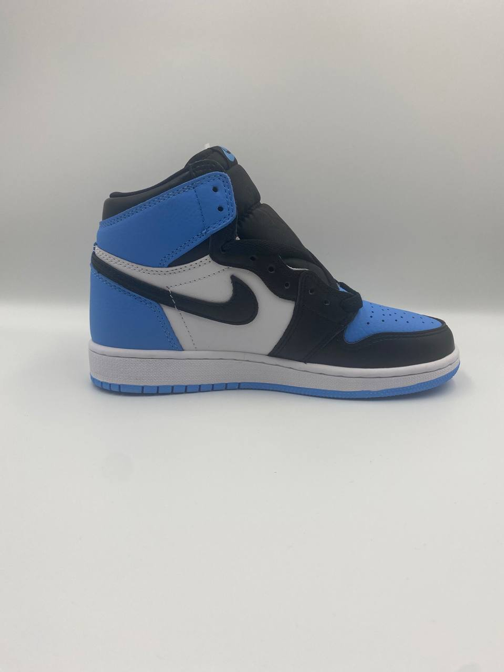 Купить в Москве Air Jordan 1 Retro High OG UNC Toe