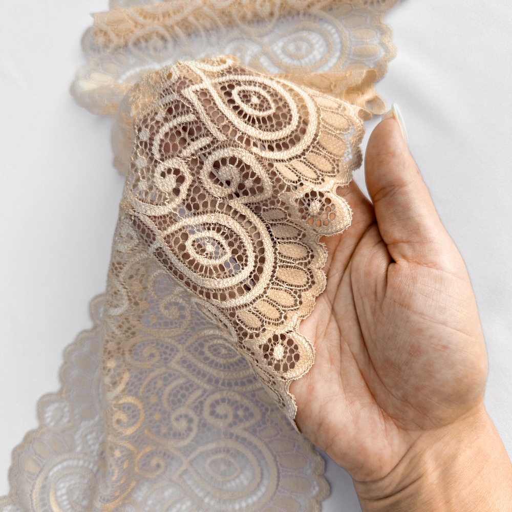 Широкое кружево эластичное 18см, Бежевый (lace/magn/180)