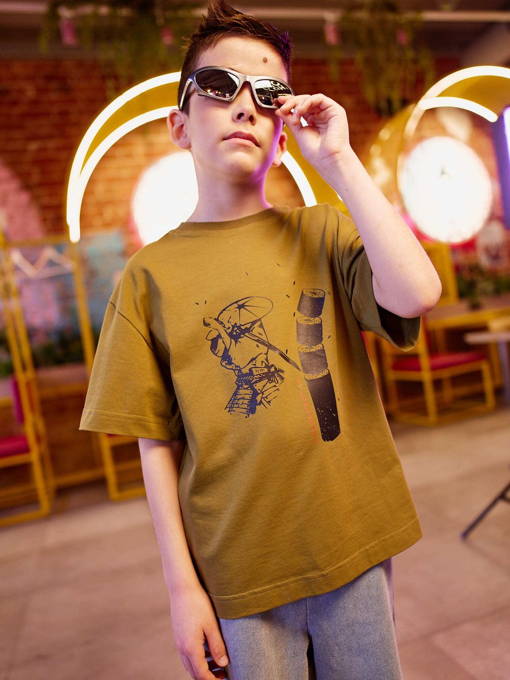Футболка оверсайз "Хаки" с принтом 7+
