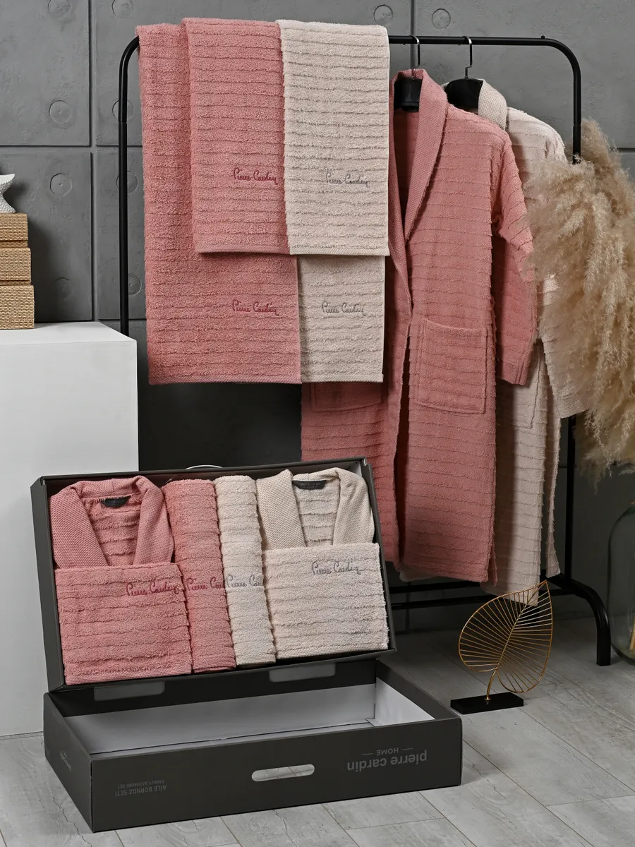 AST00051 PIERRE CARDIN HOME Набор 2 халата 2 полот. для лица 50х90 2 для тела 70х140 жаккарда с логотипом розовы-крем — фото 13