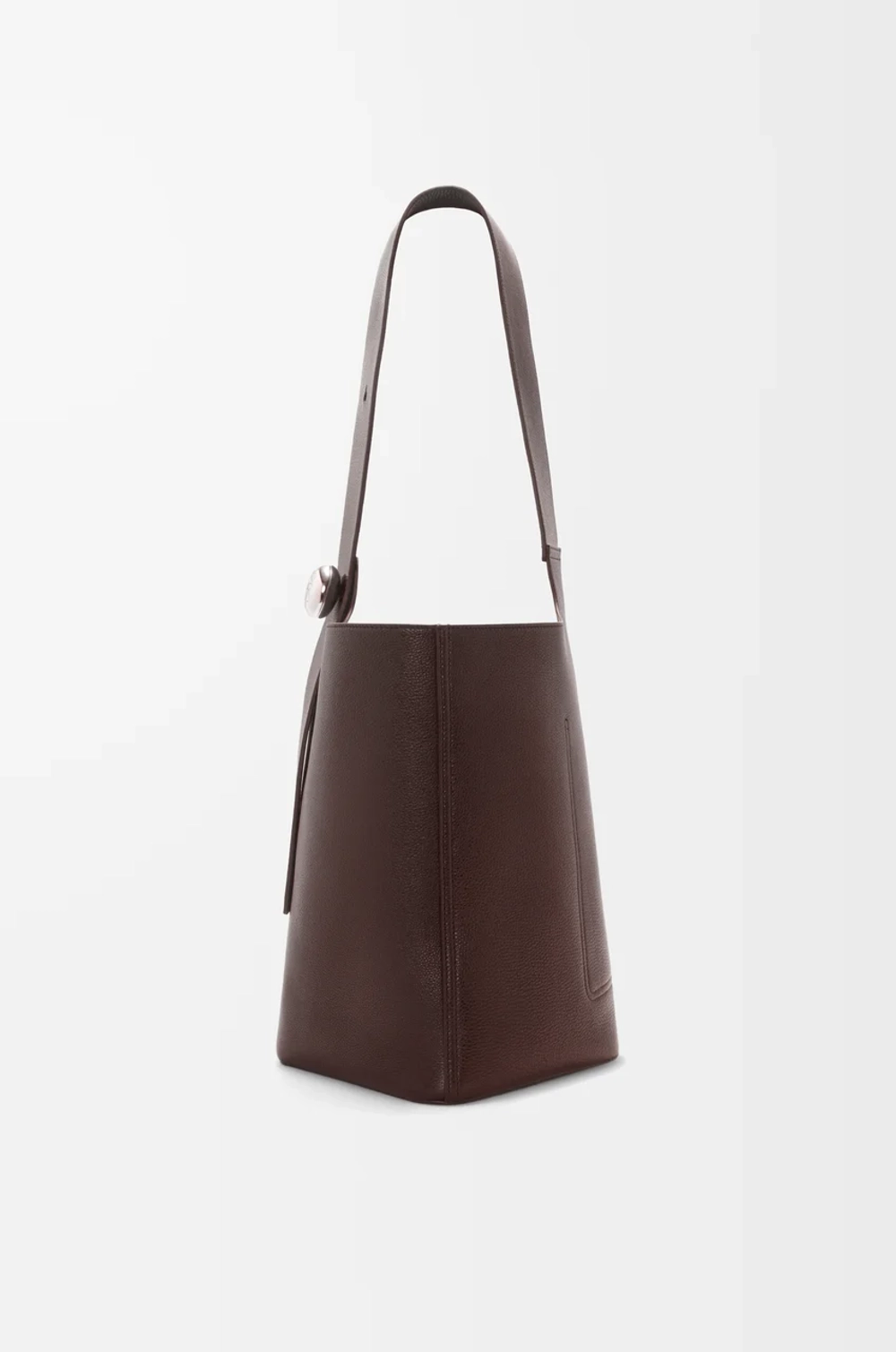 Loewe Большая сумка-ведро Pebble в мягкой зернистой телячьей коже, темно-коричневый