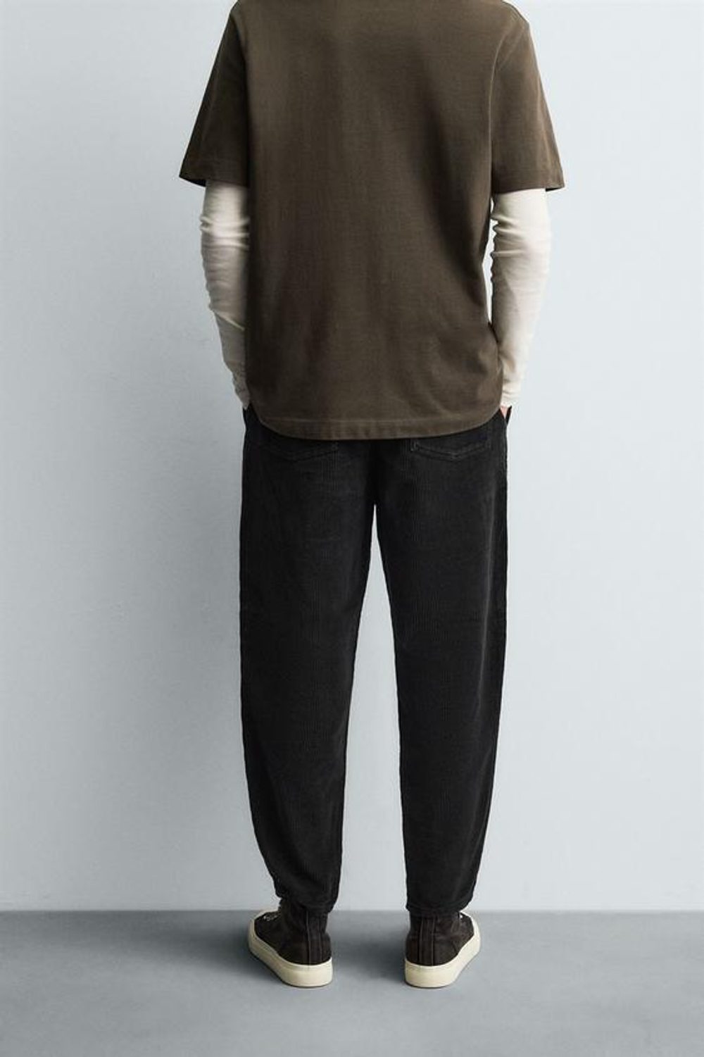 ZARA ВЕЛЬВЕТОВЫЕ БРЮКИ CARROT FIT, ЧЕРНЫЙ
