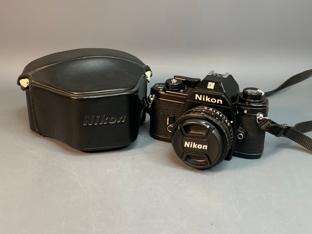 Nikon EM + Nikon 50mm f/1.8