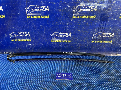 Молдинг лобового стекла TOYOTA IPSUM 2002