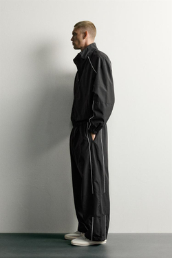ZARA БРЮКИ WATER-REPELLENT С КОНТРАСТНОЙ ОТДЕЛКОЙ, ЧЕРНЫЙ