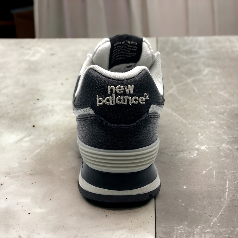 New Balance 574 • Black v4