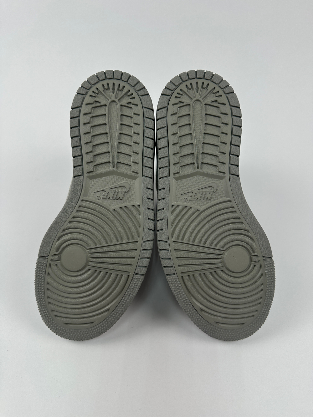 Кроссовки Nike Air Jordan 1 High Zoom Comfort