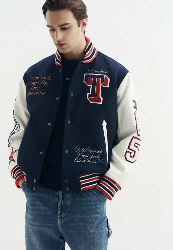Куртка утепленная мужская TOMMY JEANS VARSITY BADGE JACKET