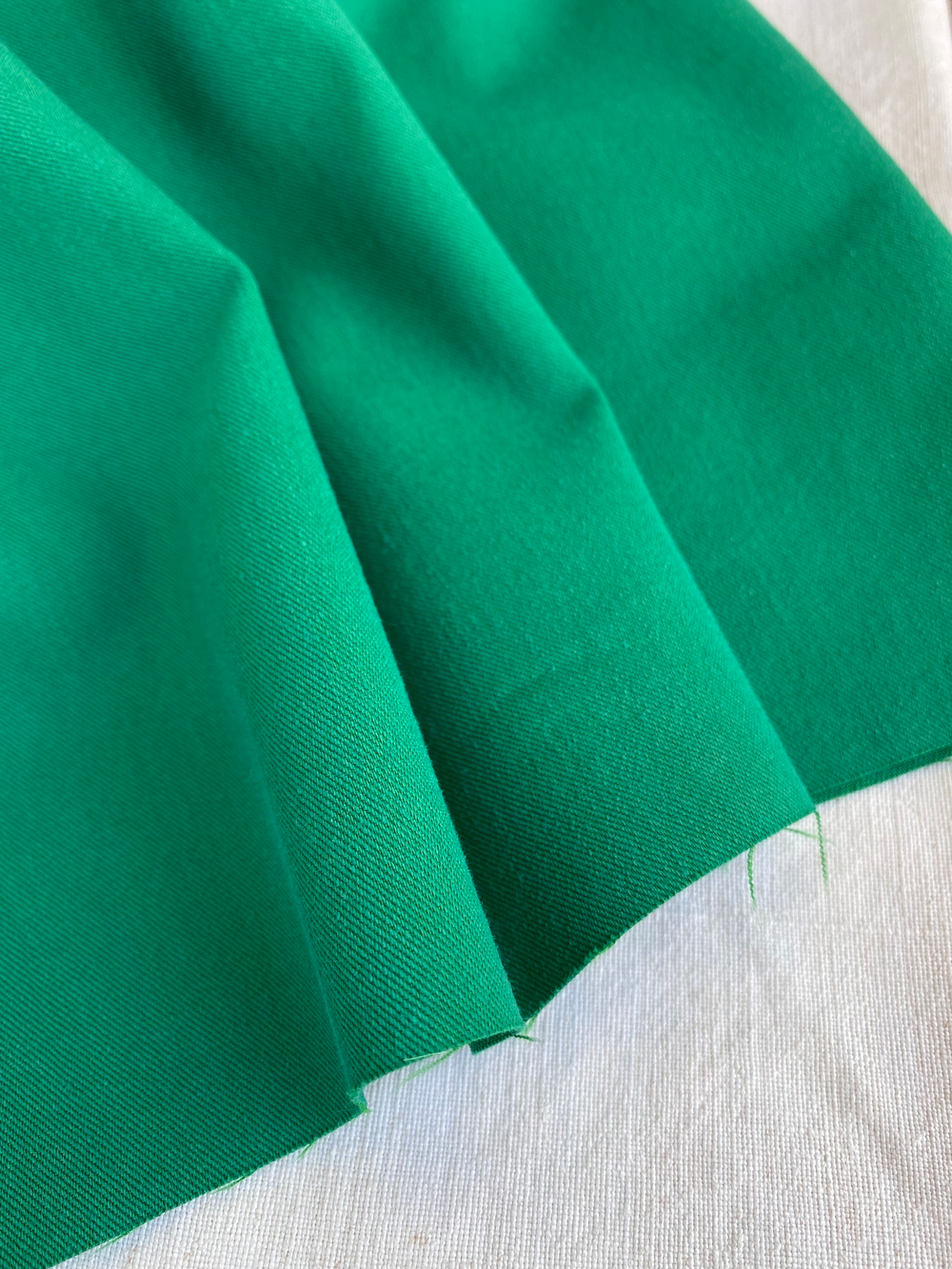 Отрез 2м с дефектом Хлопок смесовый, твил, цвет Bright Green