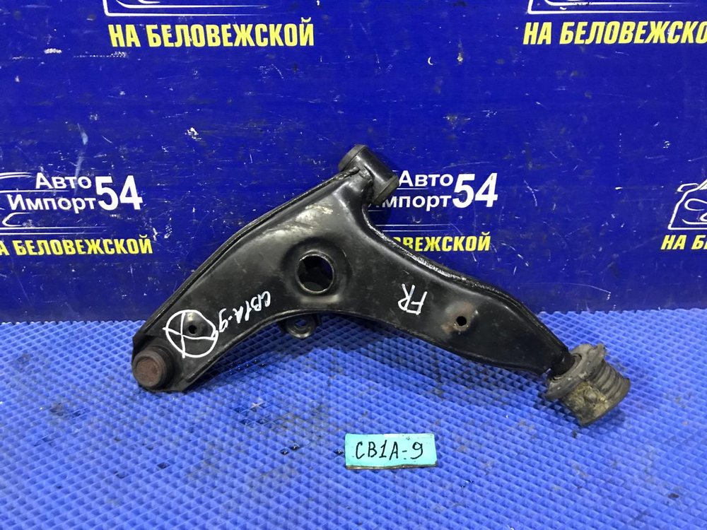 Рычаг передний правый MITSUBISHI LANCER 1994