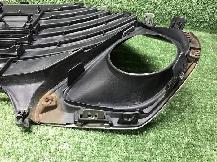 Решетка переднего бампера Toyota Camry xv50 14-17