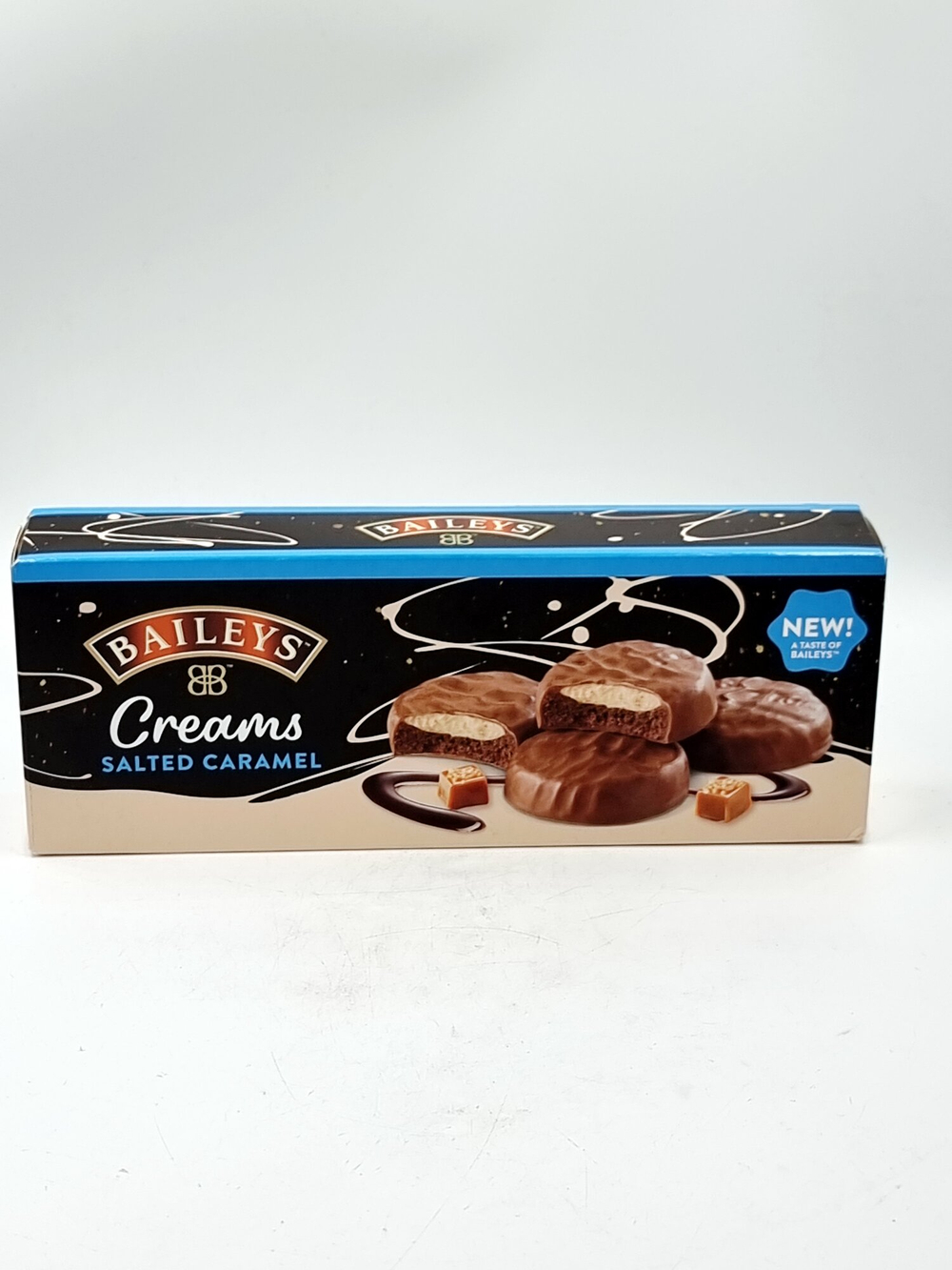 Срок до 07.07.2026 - Печенье в молочном шоколаде Baileys Creams Salted Carmel, соленая карамель, 128 г