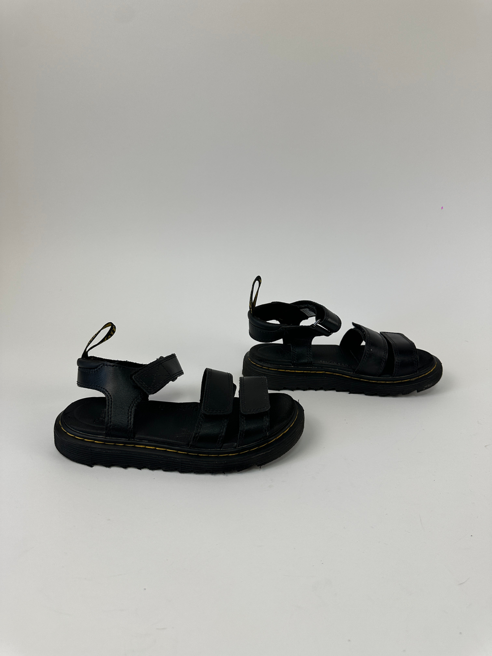Сандалии Dr. Martens