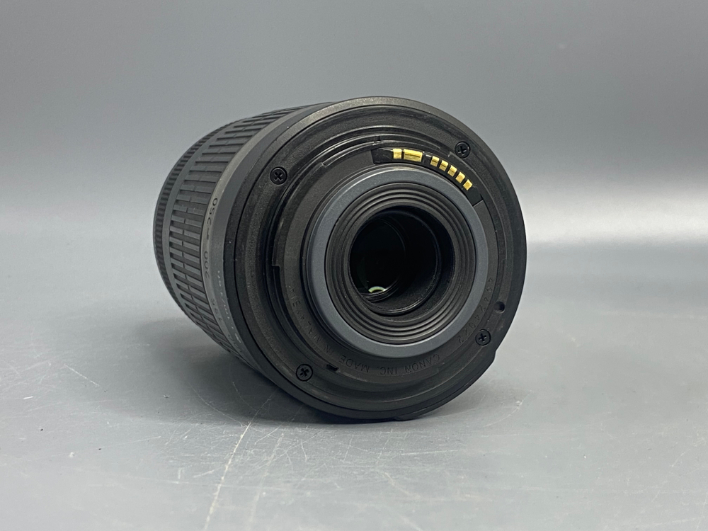 Canon EF-S 55-250mm 4-5.6 IS