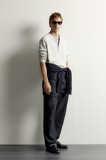 ФУТБОЛКА RELAXED FIT С ВОРОТНИКОМ НА ПУГОВИЦАХ — ZARA