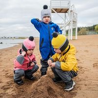 Шлем демисезонный из смесовой шерсти с помпоном "Горчица/Пепел"