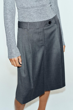 ZARA ДЛИННЫЕ ШОРТЫ-БЕРМУДЫ СО СКЛАДКАМИ, СЕРЫЙ МЕЛАНЖ